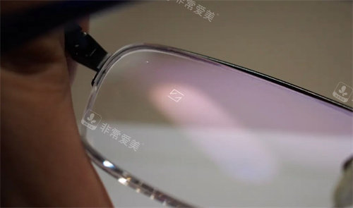 蔡司镜片防伪标识