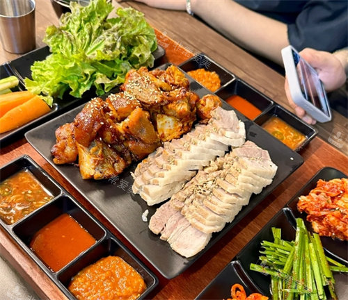 首尔必吃美食，本地人严选的美食店和咖啡厅分享！