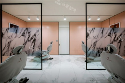 韓國Toxnfill醫(yī)院弘大新村店內(nèi)部環(huán)境 韓國Toxnfill醫(yī)院弘大新村店內(nèi)部環(huán)境