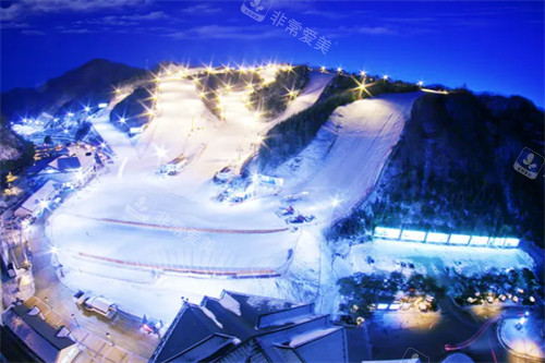 江原道伊利希安江村滑雪场