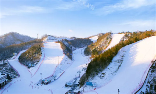 韩国滑雪胜地推荐!这五家不贵还设备全,赛道好玩~