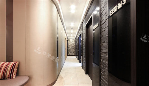 韓國波輪美整形外科走廊