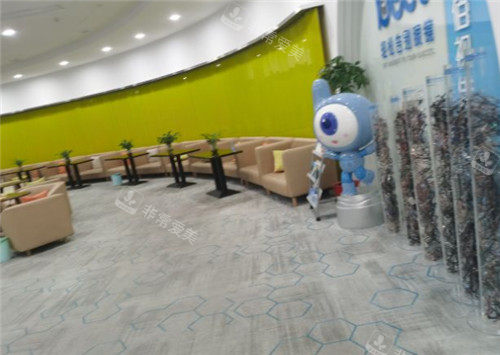 武汉佰视佳眼科等待区照片