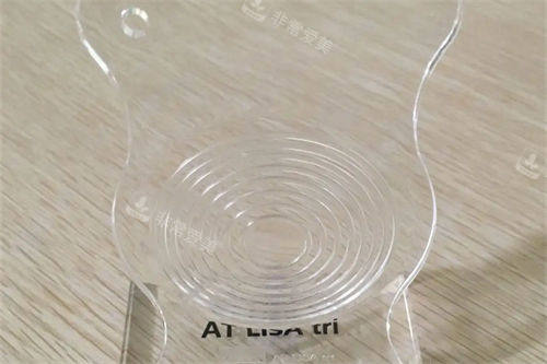 三焦点人工晶体实物展示图