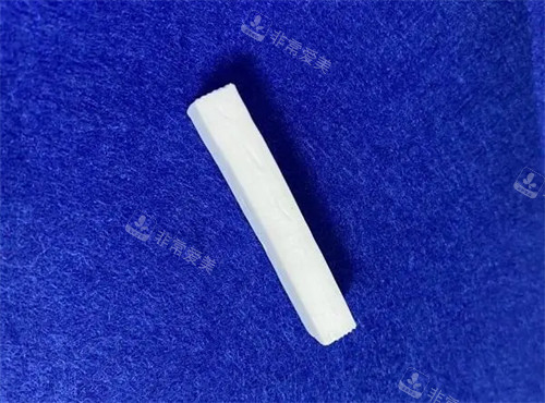 隆鼻的膨体