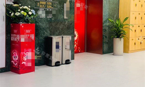 济南丽合医疗美容电梯门口 济南丽合医疗美容电梯门口