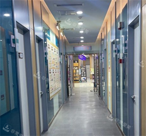青岛知颜智妍医疗美容走廊环境图