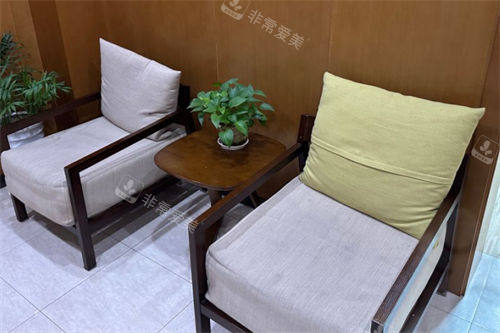 上海虹橋醫(yī)院私密科休息區(qū)