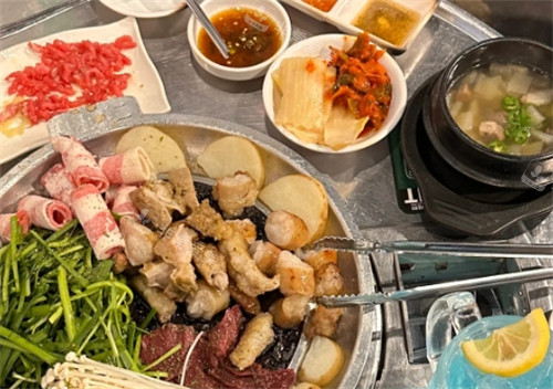 ????烤牛腸 ????烤牛腸