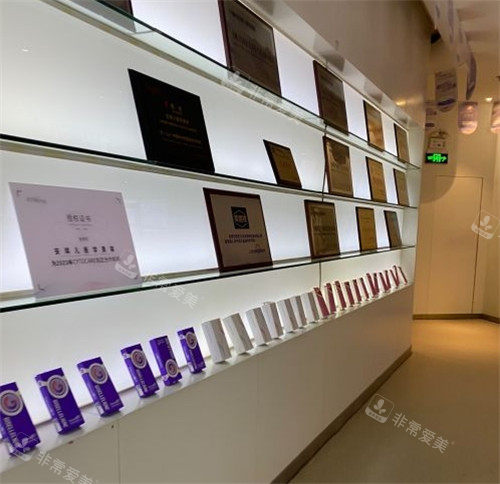 十堰安琪儿医疗美容展示墙