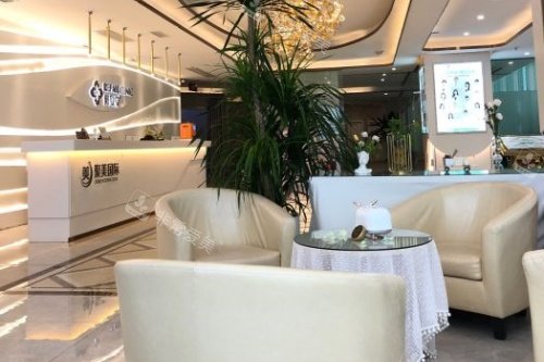 昆明修复堂医疗美容医院前台区域