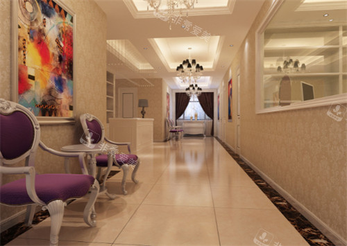 新疆青松星范医疗美容门诊部走廊环境