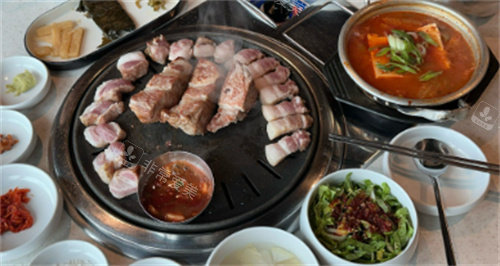 济州岛黑猪肉料理 济州岛黑猪肉料理