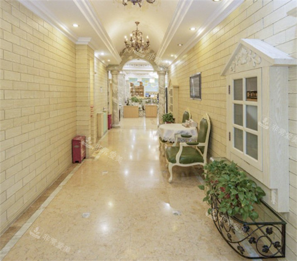 北京润美玉之光医疗美容走廊一角