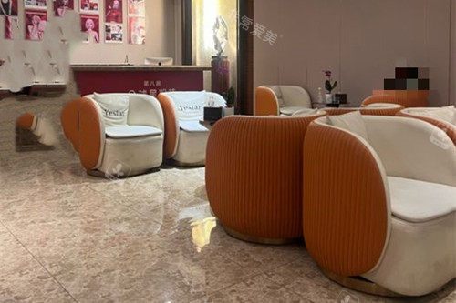 西安艺星整形内部休息等待区环境