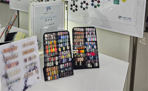 Color Holic个人形象作品室美甲区