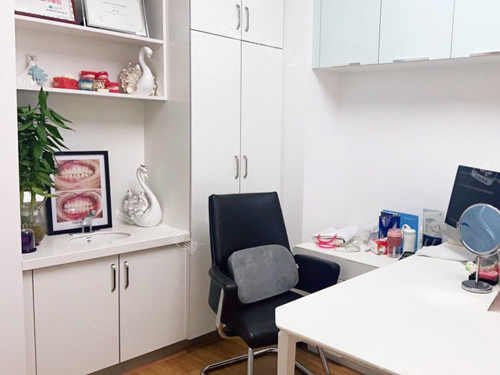 成都銅雀臺(tái)口腔面診室 成都銅雀臺(tái)口腔面診室