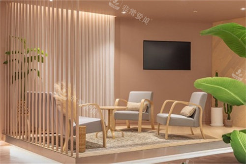 韓國Shinebeam皮膚科等待區(qū)