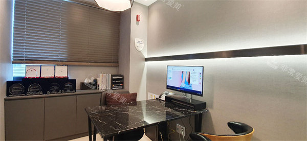 韩国sage皮肤科医院面诊室环境图