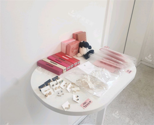 韩国MUPSY멉씨부산점化妆品展示