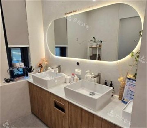 韩国Shinebom皮肤科洗漱区环境 韩国Shinebom皮肤科洗漱区环境