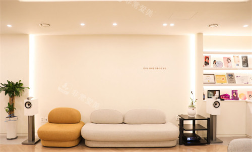 韩国shinebom皮肤科休息区环境 韩国shinebom皮肤科休息区环境