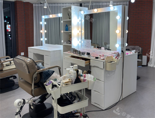 韩国lesol工作室化妆区环境