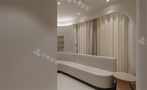 釜山德佛丝特皮肤科候客区