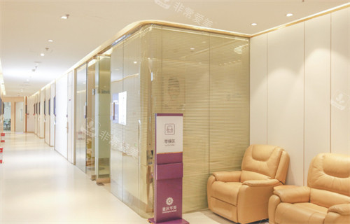 重庆华美整形外科医院过道环境 重庆华美整形外科医院过道环境