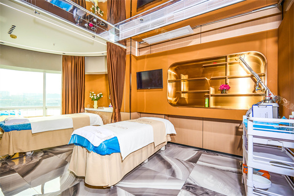 广州查尔曼新颜医疗美容治疗室内部环境