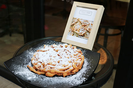 梨泰院SWEET EAST漏斗蛋糕甜品咖啡店蛋糕 梨泰院SWEET EAST漏斗蛋糕甜品咖啡店蛋糕