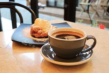 梨泰院SWEET EAST漏斗蛋糕甜品咖啡店美式咖啡 梨泰院SWEET EAST漏斗蛋糕甜品咖啡店美式咖啡