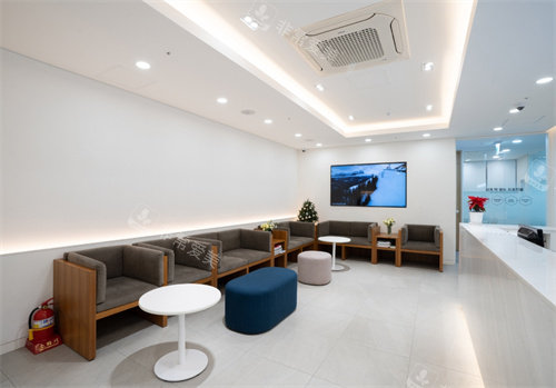 韩国NewYorkWhite牙科等待区