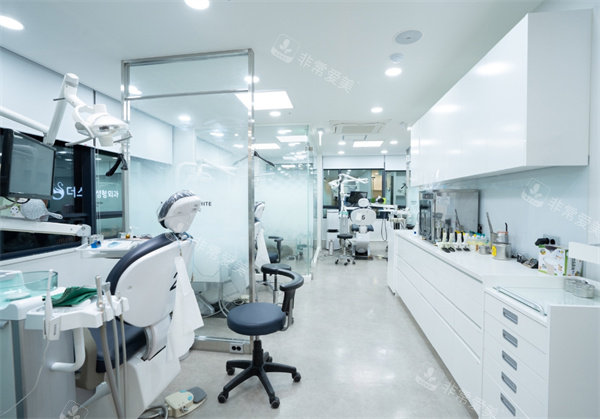 韩国纽约White牙科治疗室