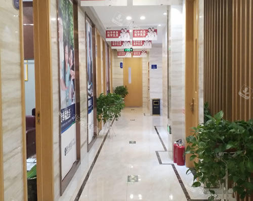 合肥曙光植发走廊环境图