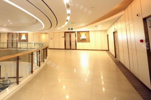 四川成都小青草眼科医院走廊