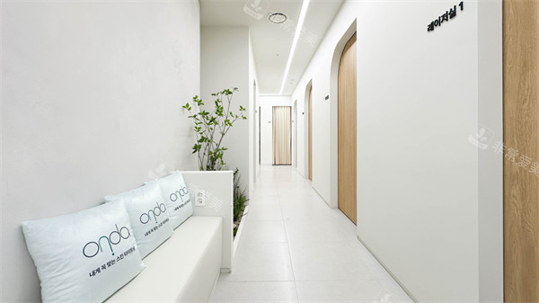 韩国圣水melting皮肤科走廊一角