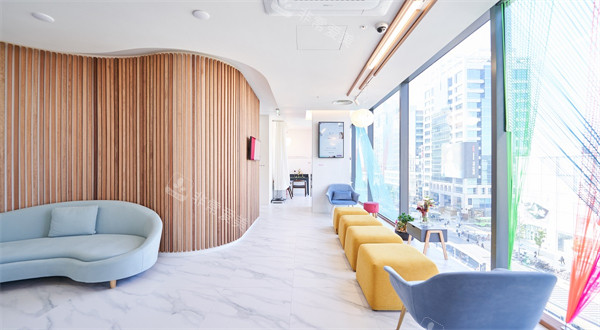 韩国弘大丽诺芙皮肤科等待区