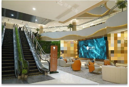 成都军大整形一楼休息等待区环境