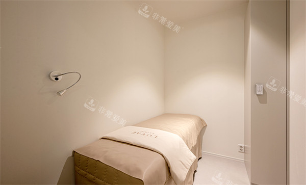 韩国弘大罗薇皮肤科治疗室