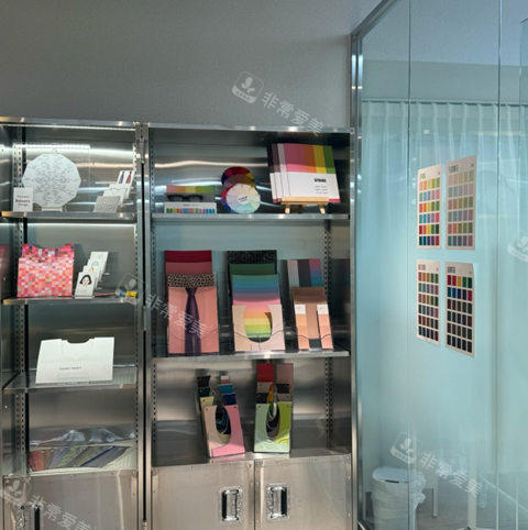 韩国Cocory弘大分店展示柜