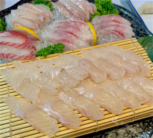 釜山美食攻略，生鱼片新鲜弹牙、泡菜风味独特，解锁地道韩国美味超满足！