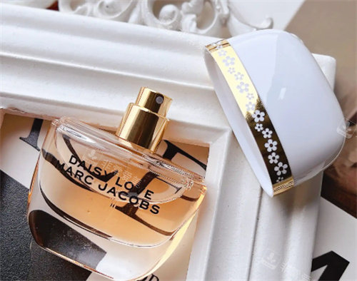 莫杰（Marc Jacobs）韩国合作款