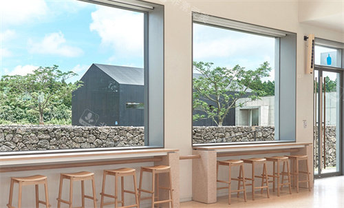 济州岛有名的咖啡店介绍，Blue Bottle|Gentle Monster|Ediya人气高，环境出片咖啡香浓！