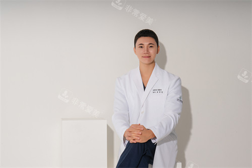 金成玟院長形象照