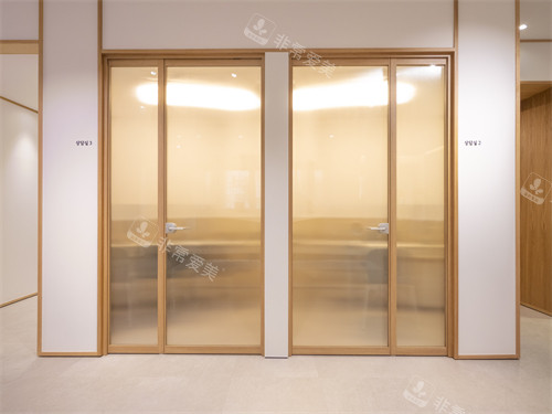 韩国ksy医院皮肤科楼道