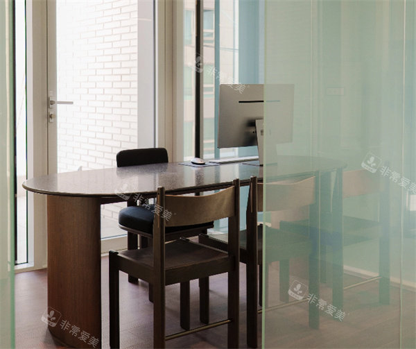 韩国清潭Sartine皮肤科面诊室