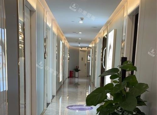 中山美南华美容医院走廊环境图